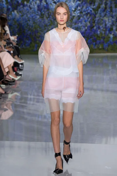 Look 39